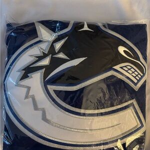 NWT. Vancouver Canucks Home Jersey - Size 54